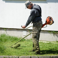 Kosenie vysokej travy nie je len o skrášľovaní mesta, ale zohráva aj kľúčovú úlohu pri udržiavaní bezpečnosti.